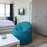 Center Place Apartment *