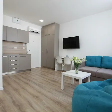 Center Place Apartamento *