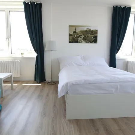 Center Place דירה *