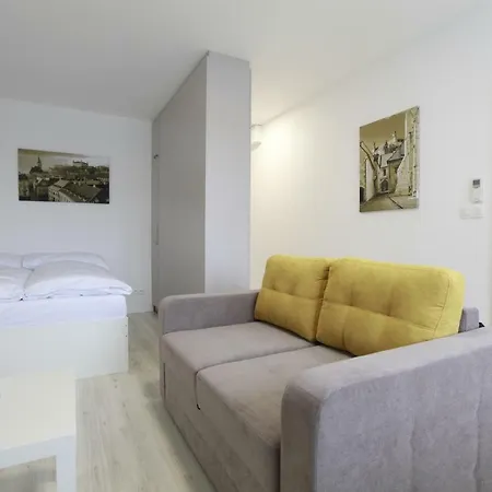 דירה Center Place *